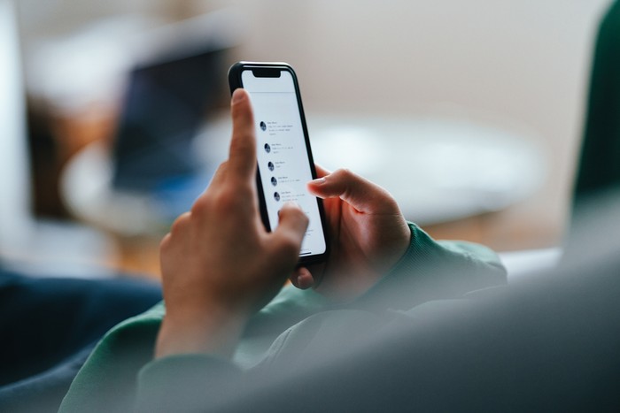 HP Android dan iPhone Harus Sering Di-restart, Ini Saran dari NSA Lho!